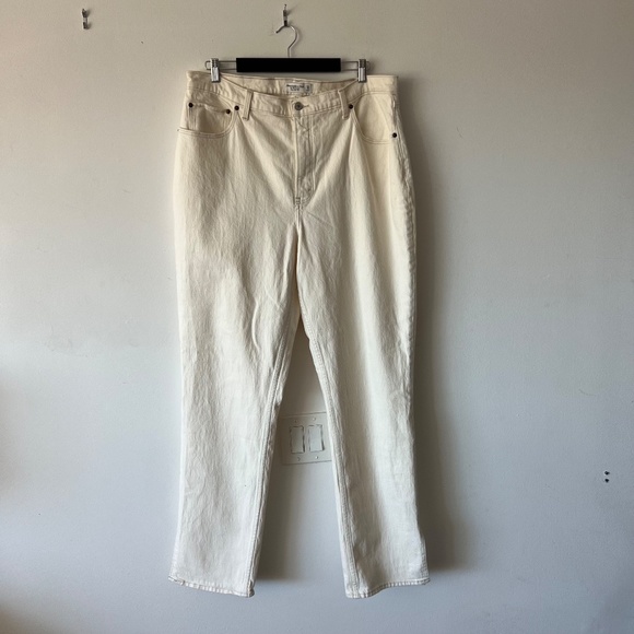 Abercrombie & Fitch Curve Love Cream Ultra High Rise 90s Straight Jean 18L / 34 - Picture 2 of 8